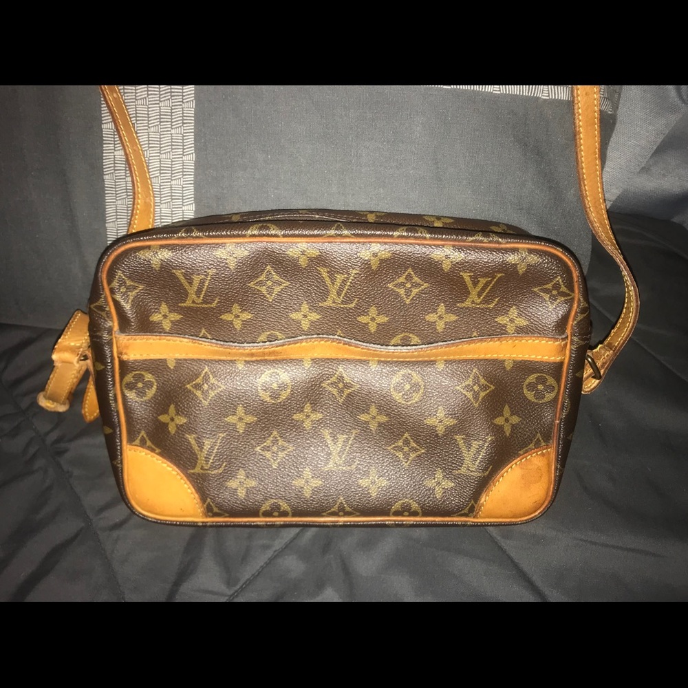 AUTH Louis Vuitton Shoulder bag